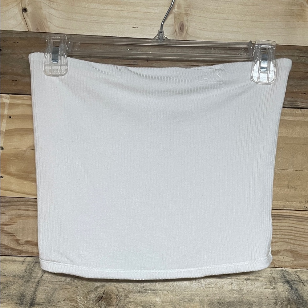 American Eagle Outfitters size Medium White Soft & Sexy Ribbed Cropped Tube Top